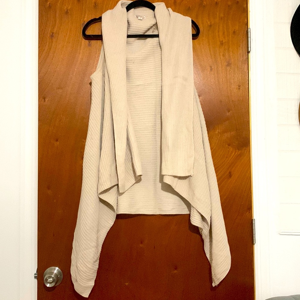 Beige open face sleeveless cardigan